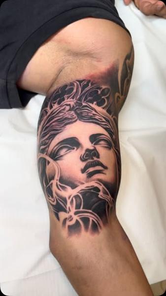 Realism classical statue tattoo by @panikas_tattooer