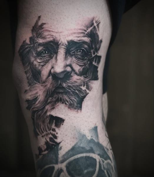 Realism elderly man portrait tattoo by @panayiotis_so