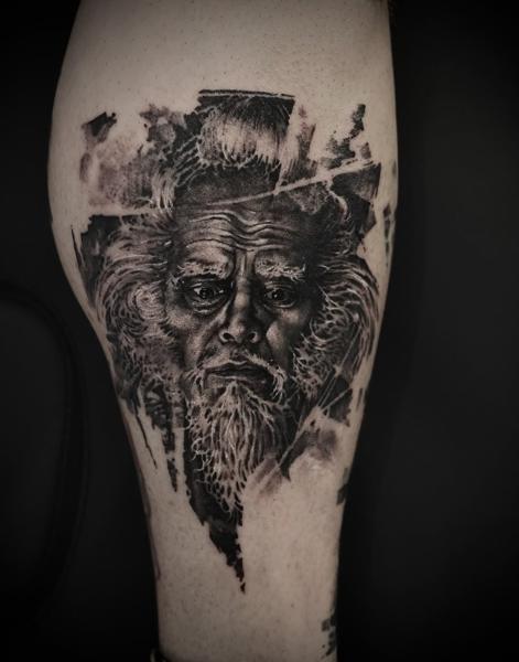 Realism elderly man portrait tattoo by @panayiotis_so