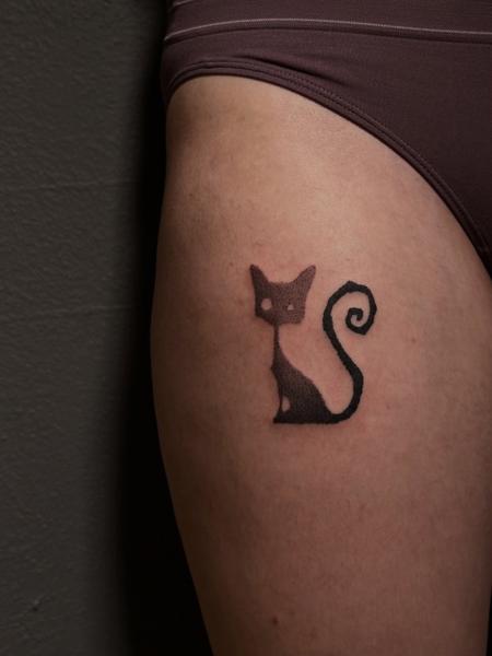 Minimalist minimalist cat tattoo by @littletinypoke