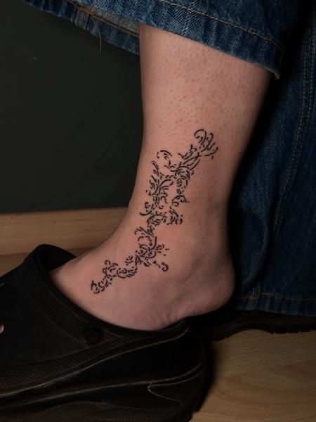 Ornamental ornamental pattern tattoo by @littletinypoke