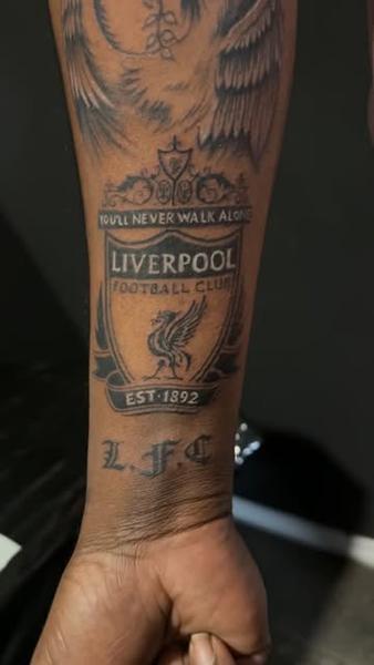Realism liverpool crest tattoo by @kulo_tattoo_art