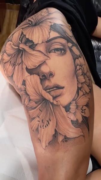 Realism floral portrait tattoo by @pedroepollytattoo