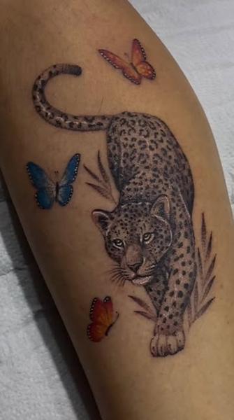 Realism leopard butterflies tattoo by @pedroepollytattoo