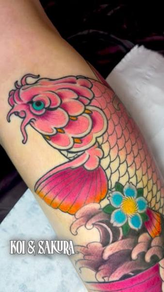 Japanese traditional pink koi sakura tattoo by @philmoody_tattoos