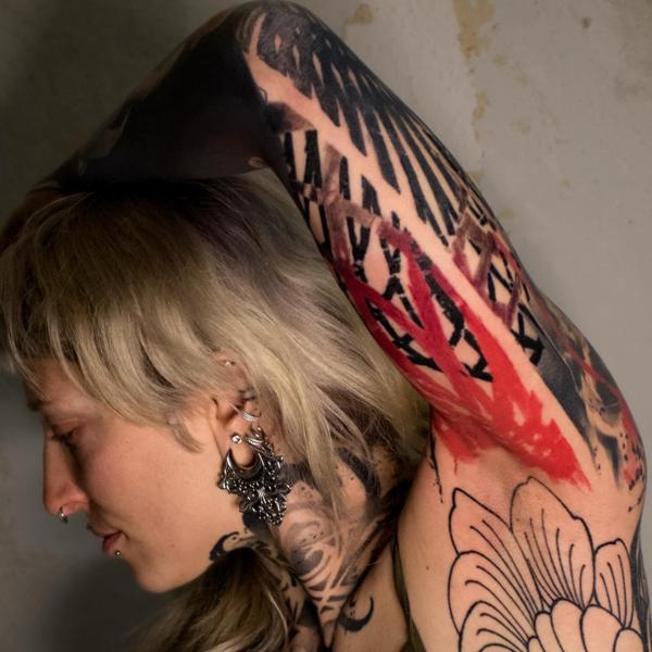 Blackwork abstract pattern tattoo by @piluvonwehrmak