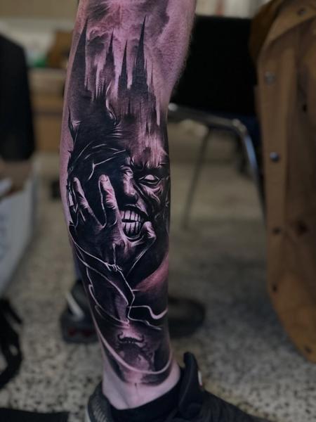 Realism creepy face tattoo by @plamenkozarov