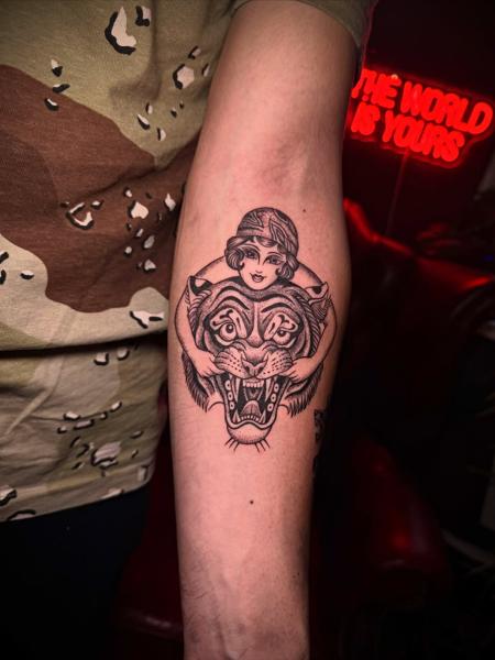 Blackwork art deco tiger tattoo by @kylepotterink