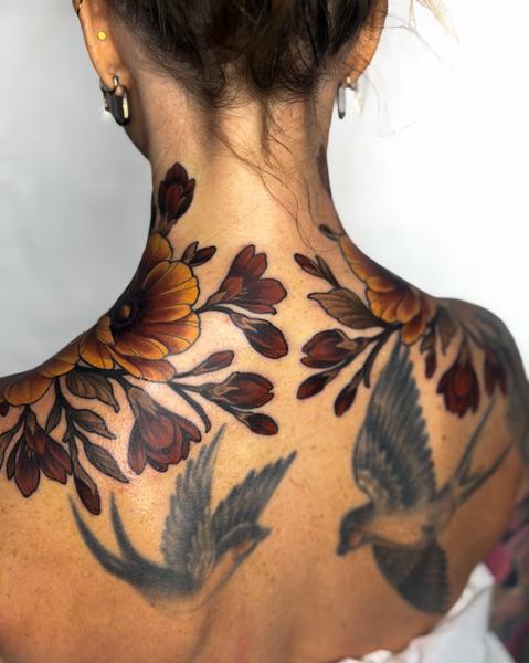 Realism floral and birds tattoo by @psyhiskond