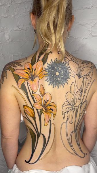 Realism floral lilies tattoo by @psyhiskond