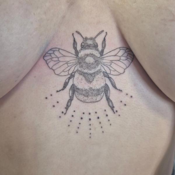 Dotwork bee tattoo by @rachaelmarie.floraink