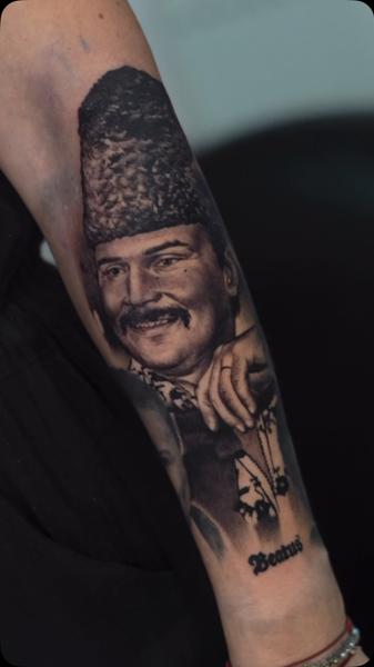 Realism portrait tattoo by @razvanand