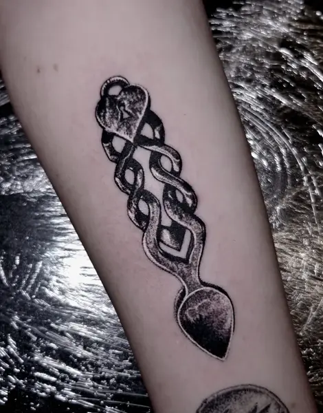 Blackwork celtic key tattoo by @bex_hoodless