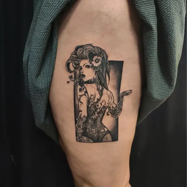 Blackwork floral woman tattoo by @regna.sm_tattooer