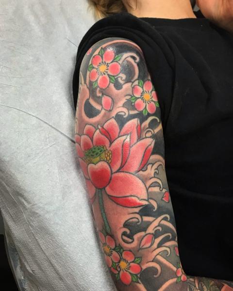 Japanese floral sleeve tattoo by @richpearson