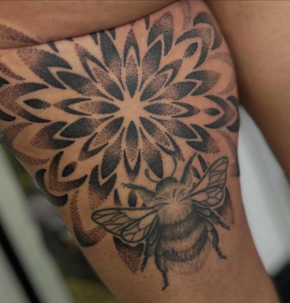 Dotwork bee and mandala tattoo by @robertcresswell28
