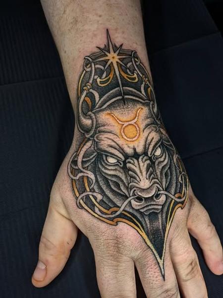 Illustrative taurus bull tattoo by @rocio_todisco