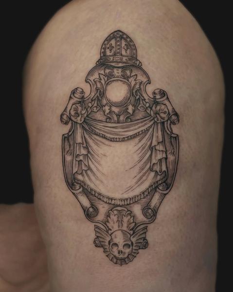 Blackwork ornate skull tattoo by @samclaw