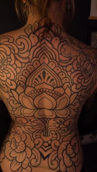 Ornamental ornamental mandala tattoo by @saranna_tattoo