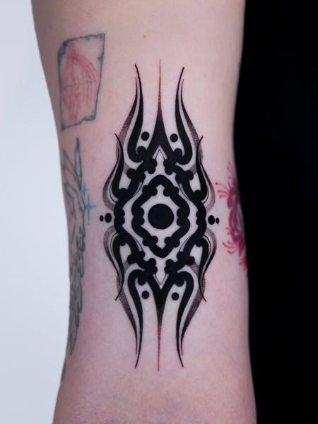 Blackwork ornamental pattern tattoo by @sasha.tattooist