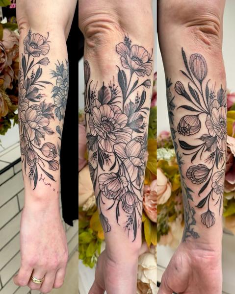 Fine line floral bouquet tattoo by @miss.saskiatattoo