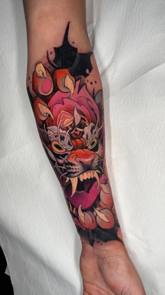 Neo-traditional tiger head tattoo by @seannewmantattoo