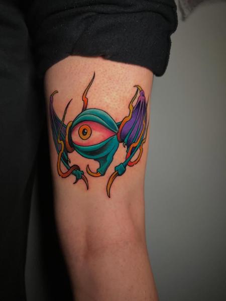 Neo-traditional abstract eye tattoo by @the_cutter_tattooer