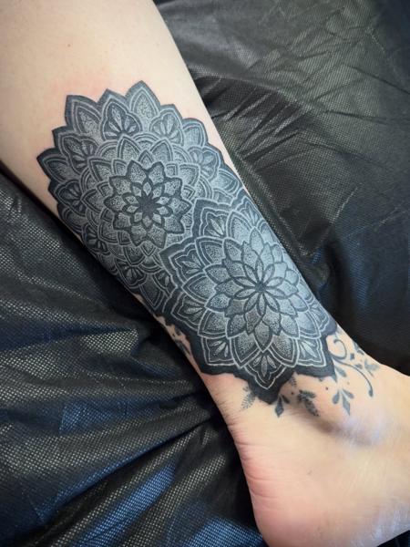 Ornamental mandala pattern tattoo by @sharneeoliver_tattoo