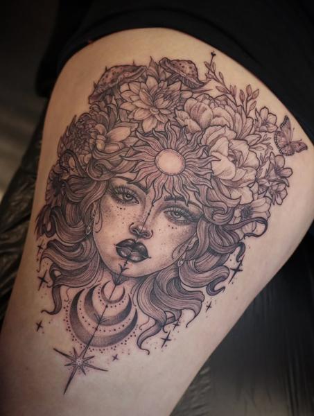Fine line floral woman tattoo by @sharneeoliver_tattoo