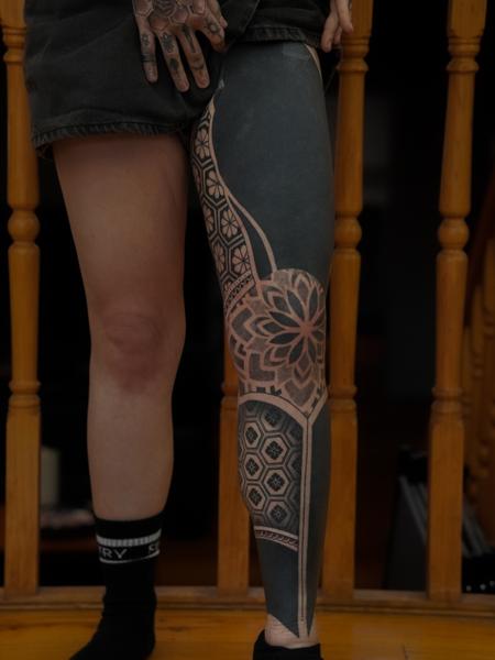 Blackwork geometric mandala tattoo by @sherree_lionheart_tattoos
