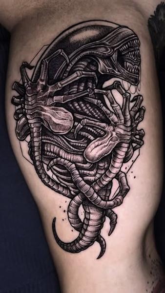 Blackwork alien xenomorph tattoo by @slimmoxmooreblackwork