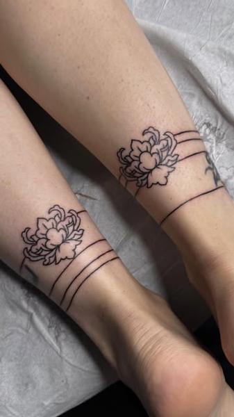 Linework floral band tattoo by @smartat_