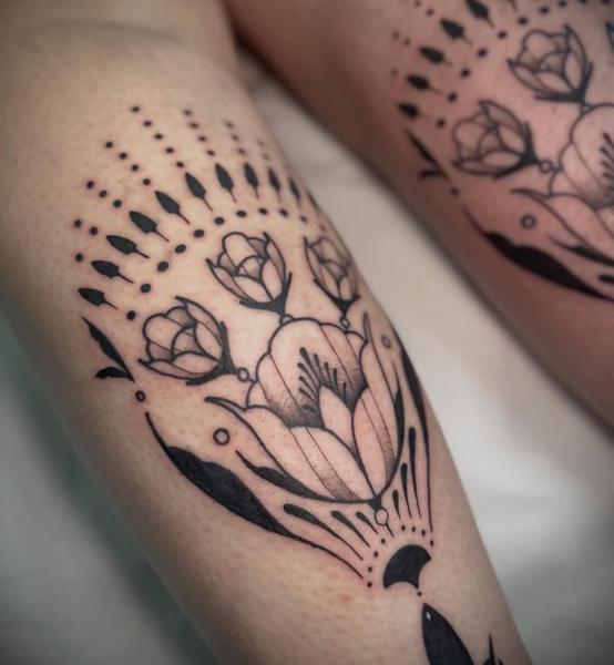 Blackwork floral pattern tattoo by @snowy_tattoo