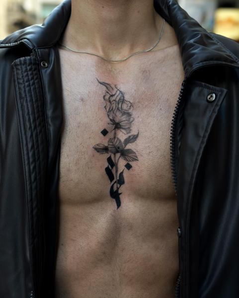 Blackwork smoky rose tattoo by @sofinatattoo
