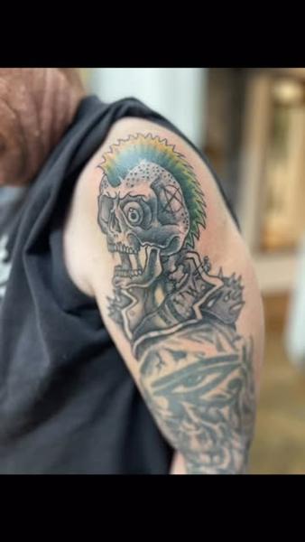 Illustrative punk skull tattoo by @shuhari_tattoo