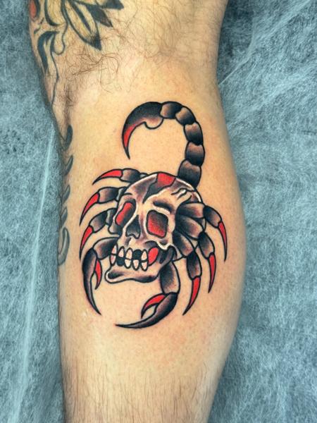 Traditional scorpion skull tattoo by @stef_mits_tattoo