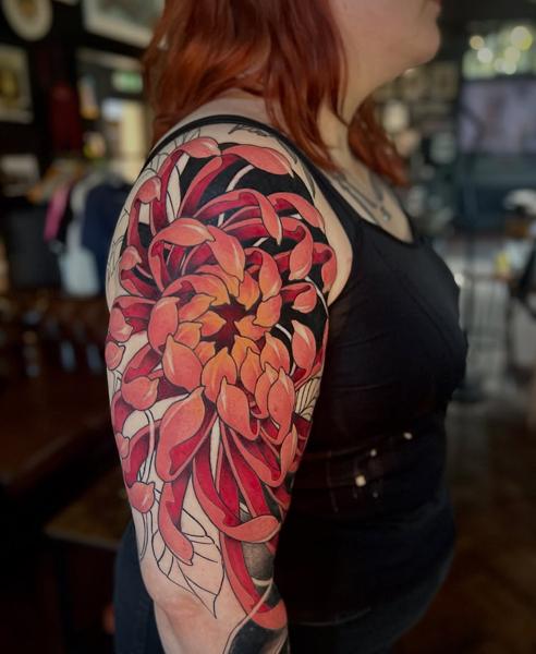 Japanese chrysanthemum flower tattoo by @stephanie_melbourne