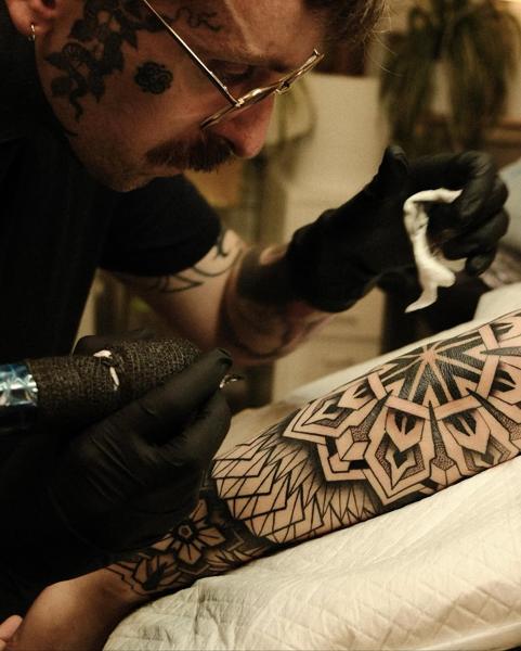 Geometric geometric pattern tattoo by @si_tattoos