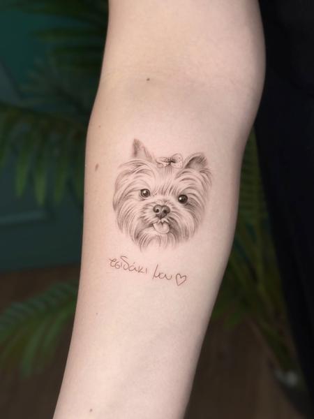 Fine line dog portrait tattoo by @tatti_ptc