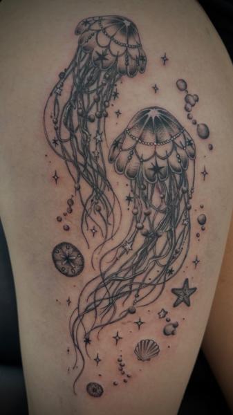 Fine Line jellyfish tattoo by @tatzbychina