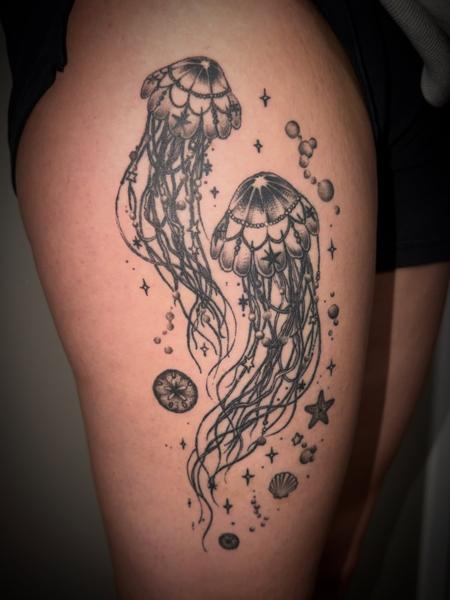 Dotwork jellyfish tattoo by @tatzbychina
