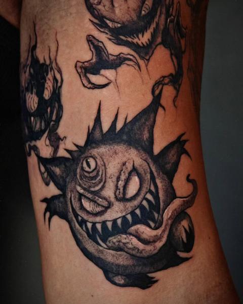 Illustrative creepy creature tattoo by @inkeepertattooathens