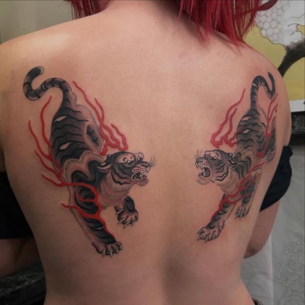 Japanese twin tigers tattoo by @trav.tatts