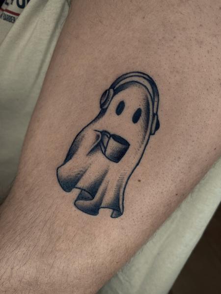 Illustrative ghost with headphones tattoo by @usual_suspect_ttt