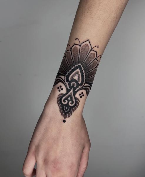 Ornamental ornamental pattern tattoo by @el.vittta