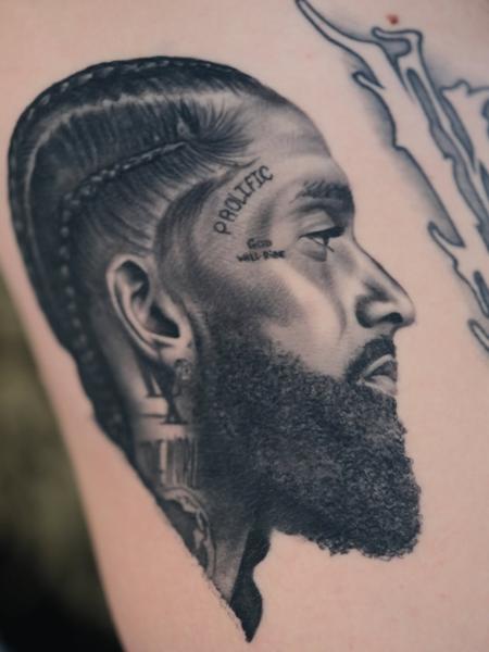 Realism male portrait tattoo by @inkbyroer