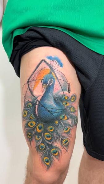 Illustrative abstract peacock tattoo by @skazxim