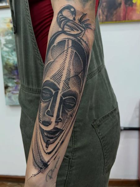Blackwork abstract mask bird tattoo by @skazxim