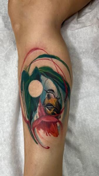 Illustrative avian floral tattoo by @skazxim