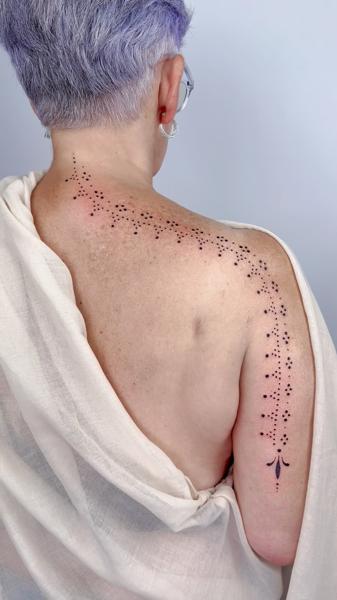 Dotwork dotwork pattern tattoo by @vivi_b_tattoo